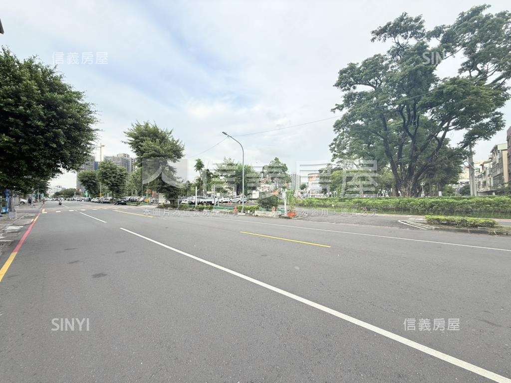 凱旋二路正路面寬透店房屋室內格局與周邊環境