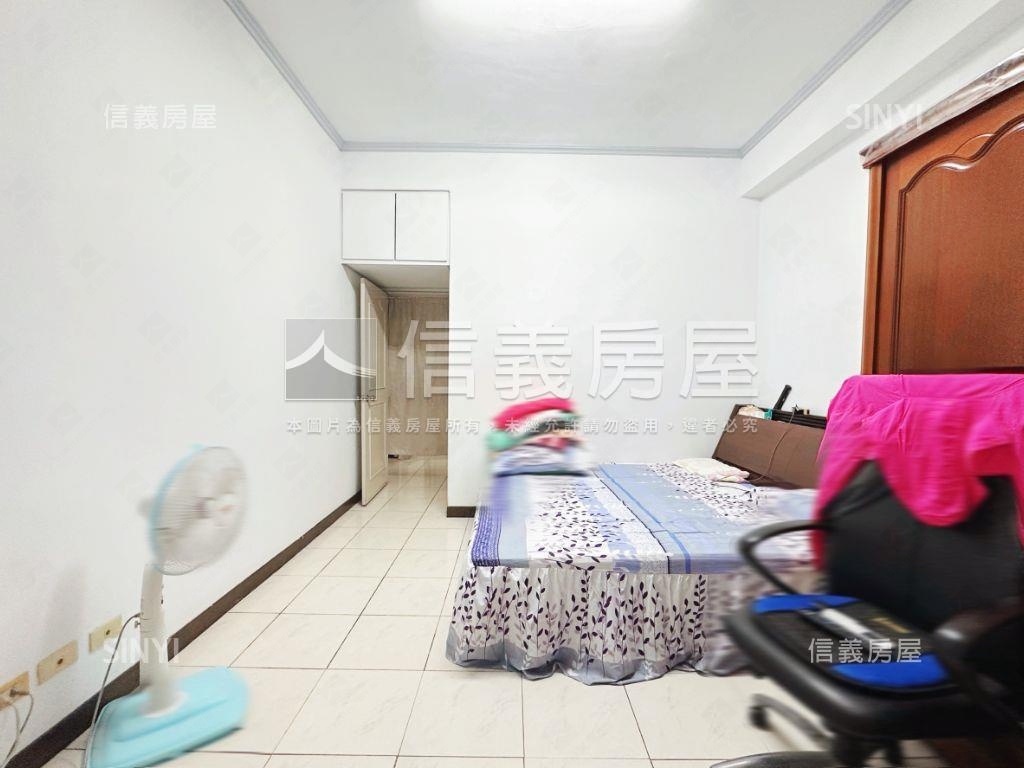 挑高方正大三房免爬房屋室內格局與周邊環境