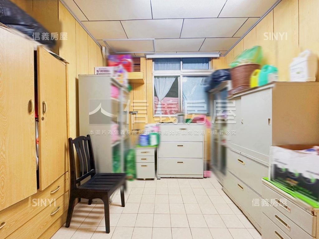 挑高方正大三房免爬房屋室內格局與周邊環境