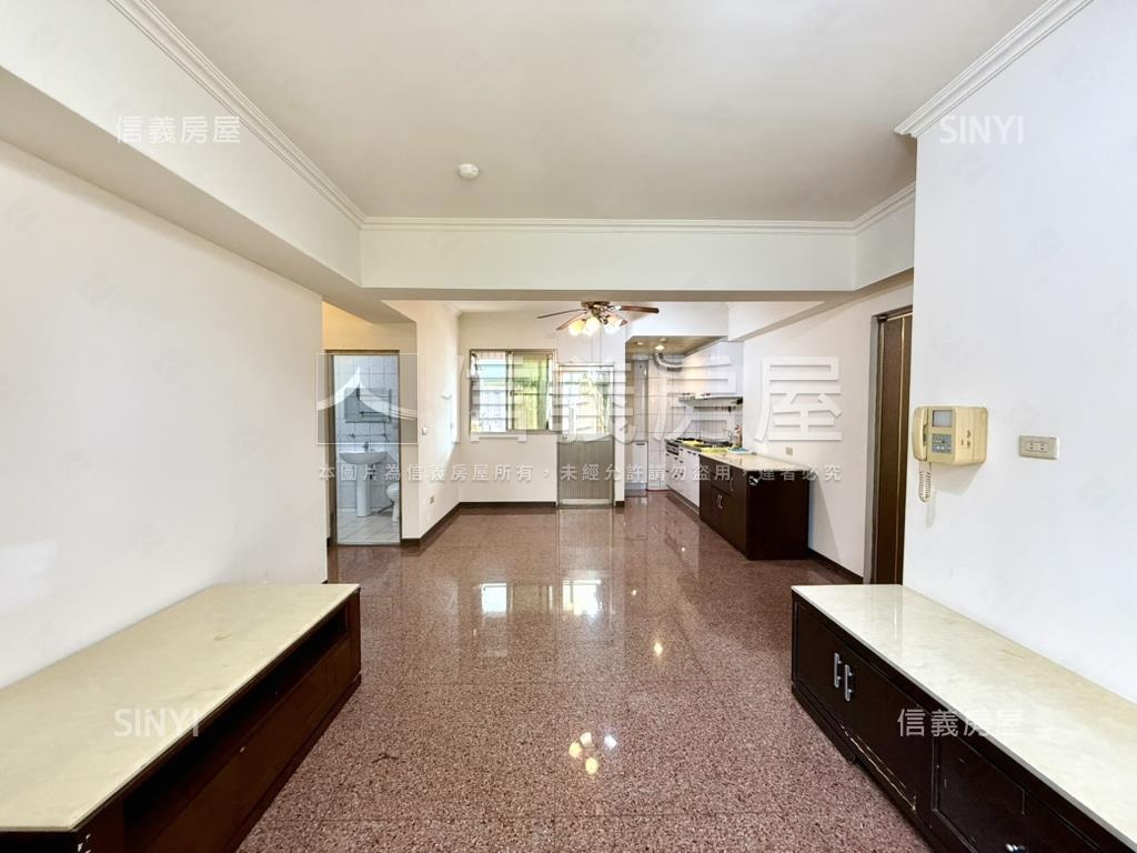 土城家樂福採光大三房車位房屋室內格局與周邊環境