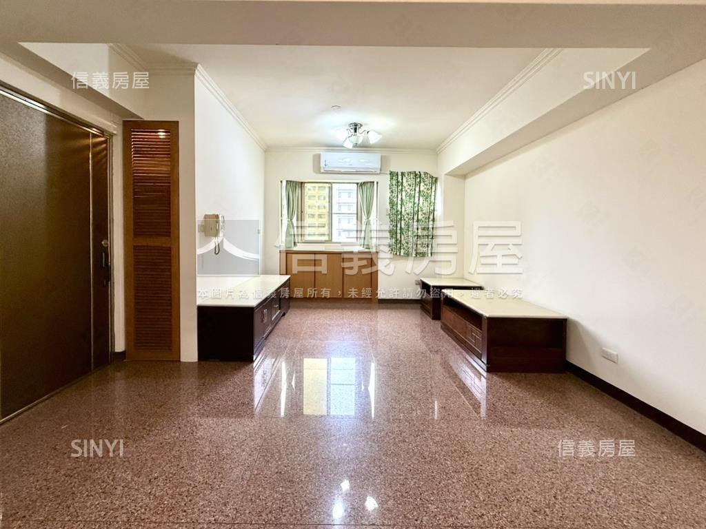 土城家樂福採光大三房車位房屋室內格局與周邊環境