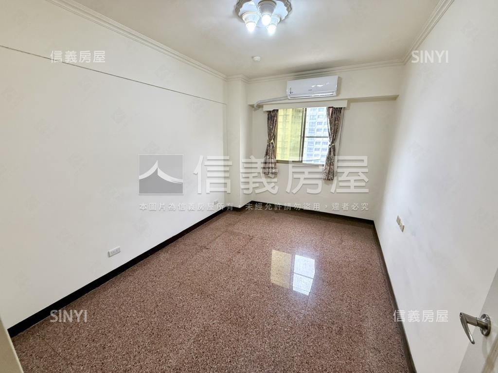 土城家樂福採光大三房車位房屋室內格局與周邊環境