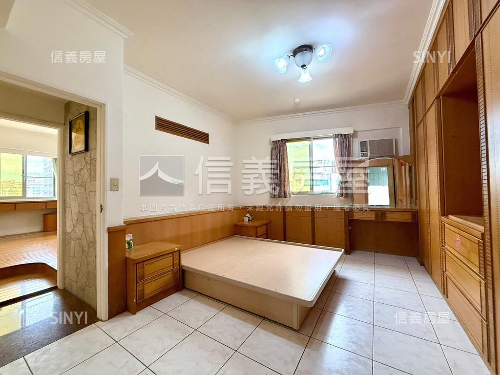 土城家樂福採光大三房車位房屋室內格局與周邊環境