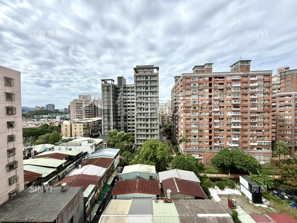 土城家樂福採光大三房車位房屋室內格局與周邊環境