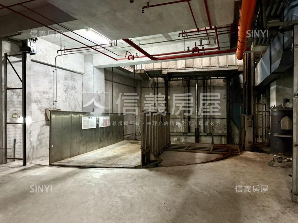 土城家樂福採光大三房車位房屋室內格局與周邊環境