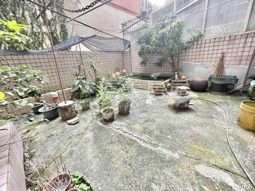 大展鴻圖稀有面寬大一樓房屋室內格局與周邊環境