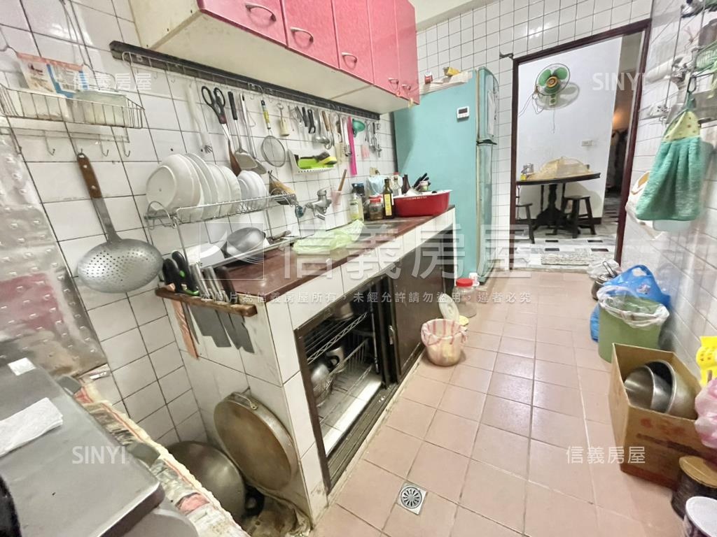 大展鴻圖稀有面寬大一樓房屋室內格局與周邊環境