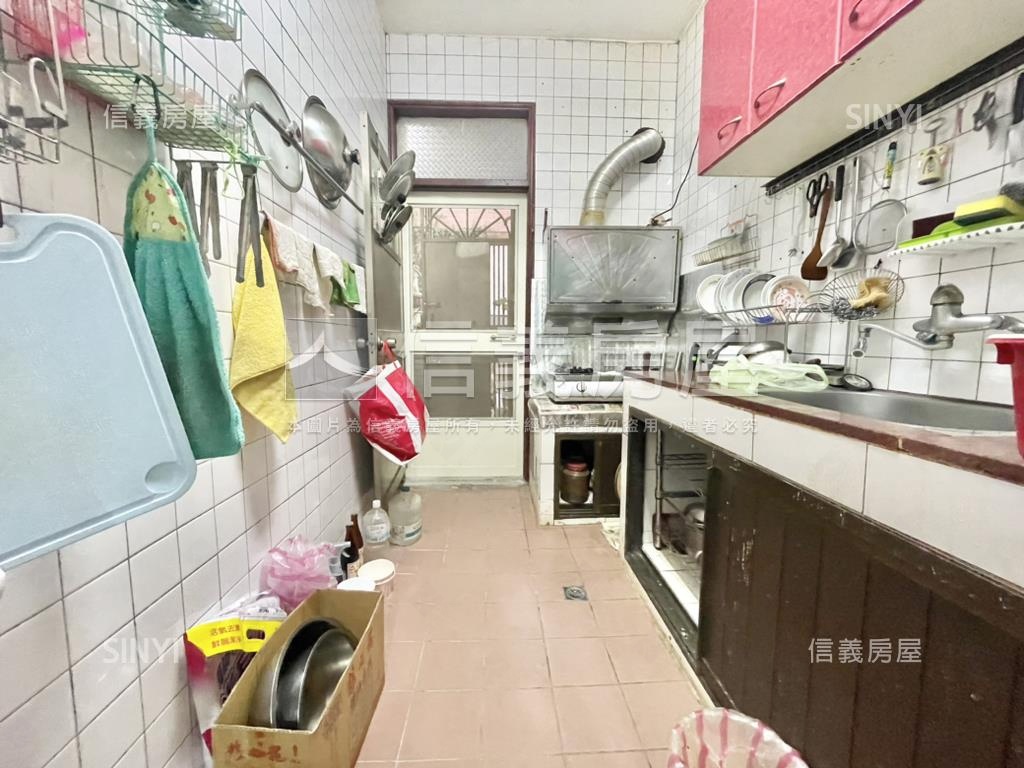 大展鴻圖稀有面寬大一樓房屋室內格局與周邊環境