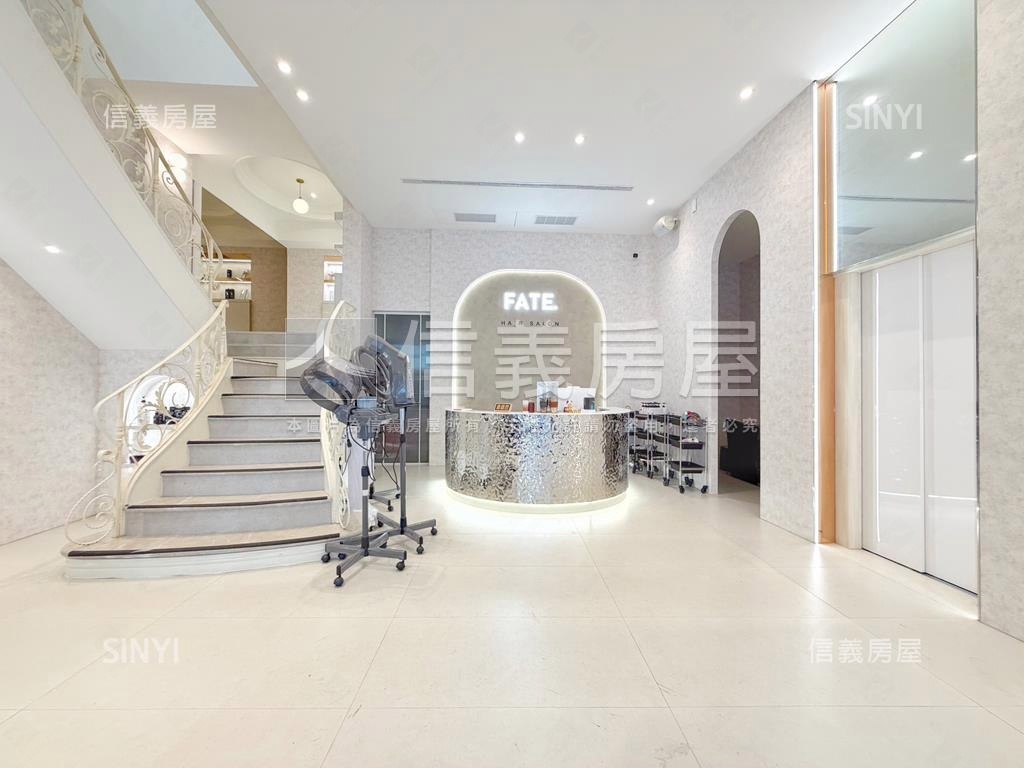 巨蛋．內有電梯．面寬店面房屋室內格局與周邊環境