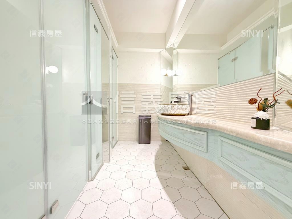 巨蛋．內有電梯．面寬店面房屋室內格局與周邊環境