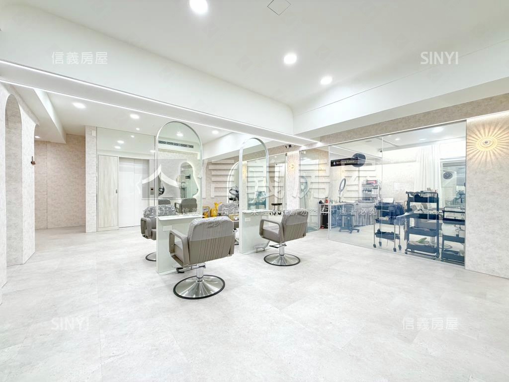 巨蛋．內有電梯．面寬店面房屋室內格局與周邊環境