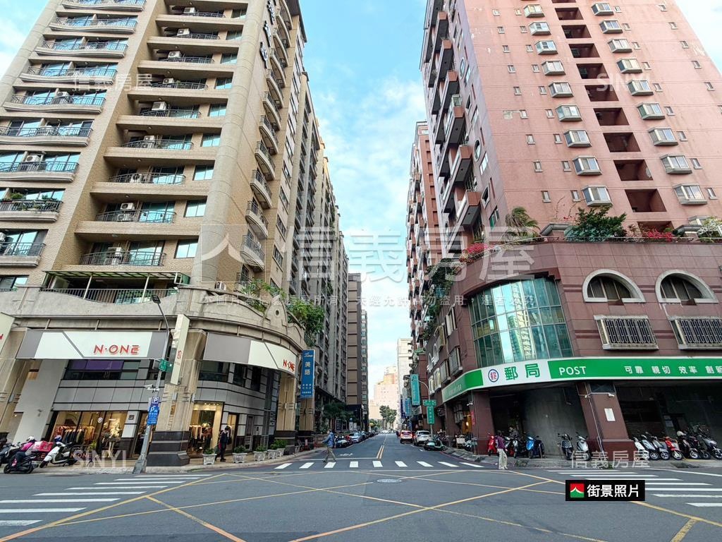 巨蛋．內有電梯．面寬店面房屋室內格局與周邊環境