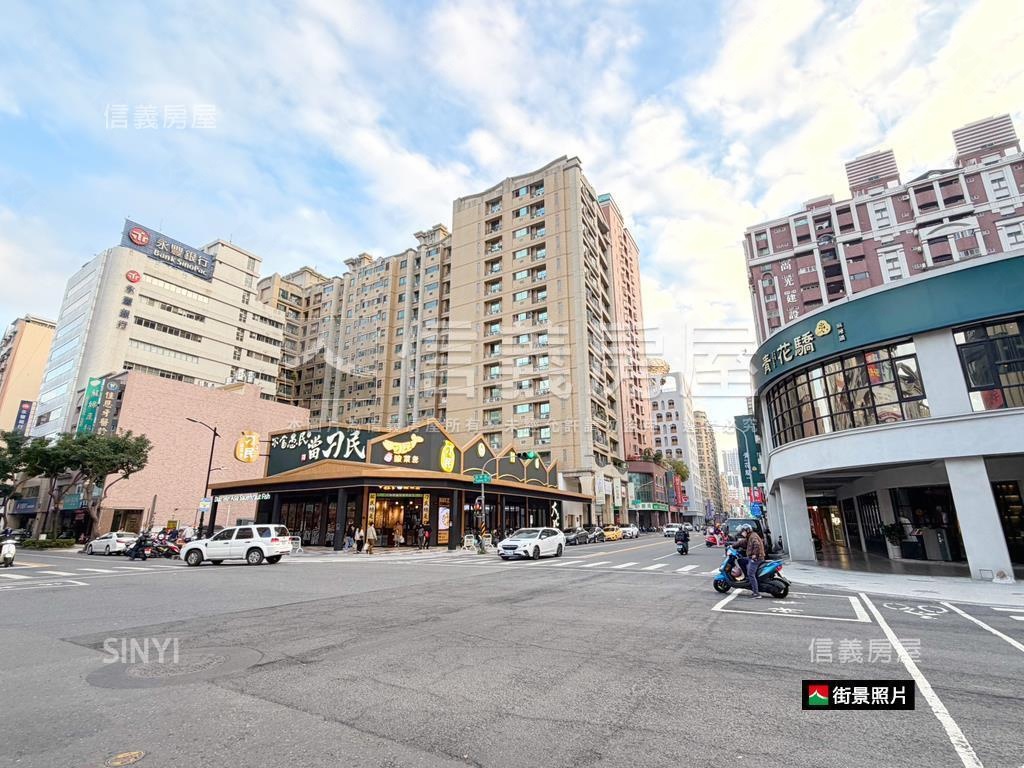 巨蛋．內有電梯．面寬店面房屋室內格局與周邊環境