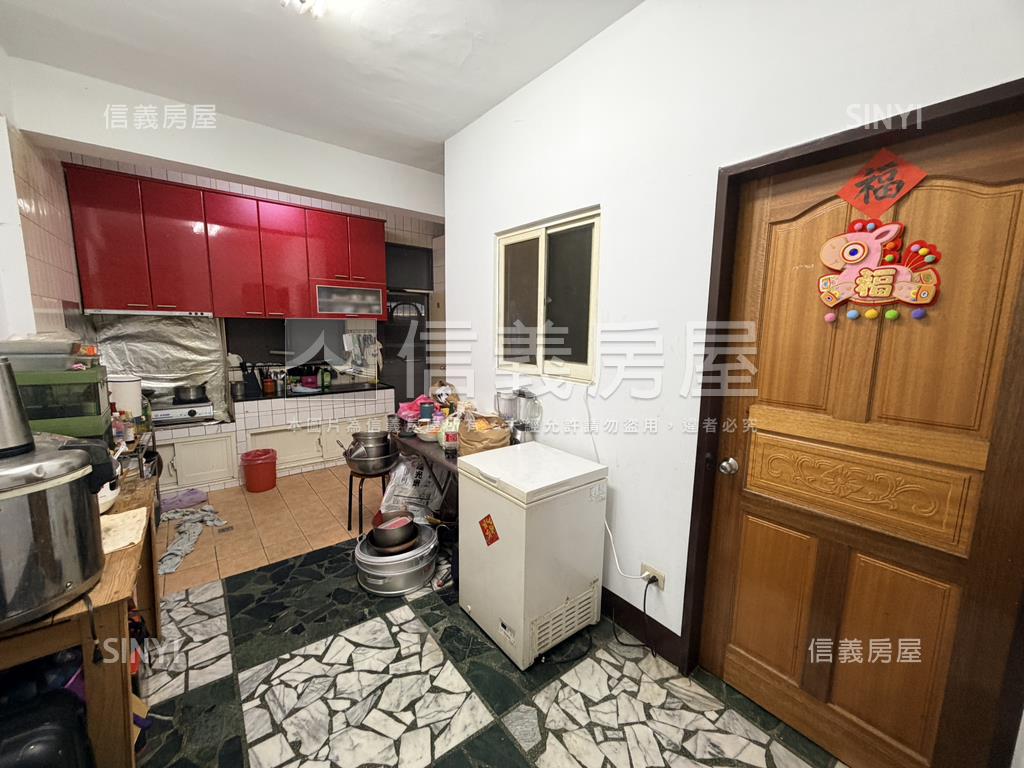 近捷運菜寮站三房美寓房屋室內格局與周邊環境
