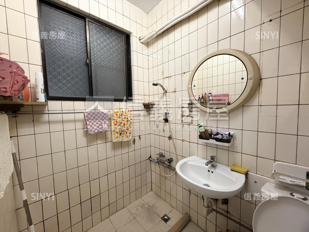 近捷運菜寮站三房美寓房屋室內格局與周邊環境