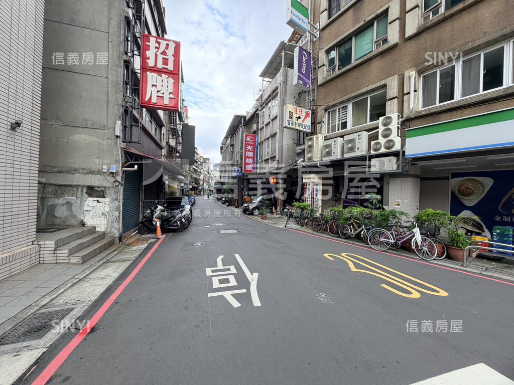 近捷運菜寮站三房美寓房屋室內格局與周邊環境