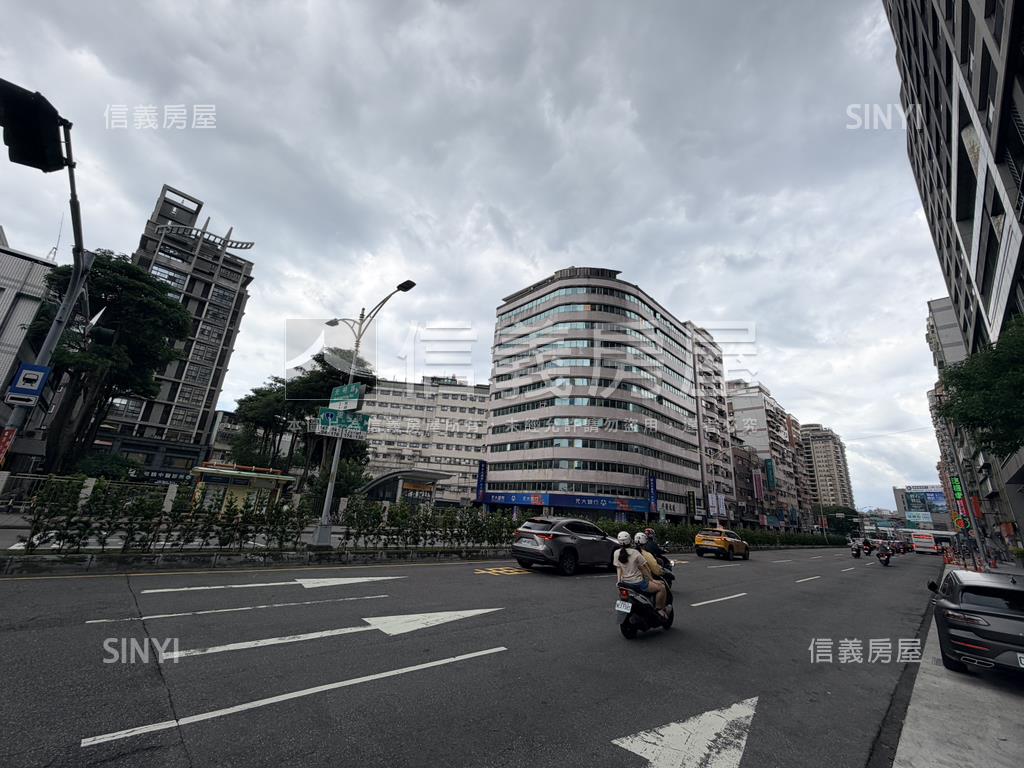 近捷運菜寮站三房美寓房屋室內格局與周邊環境