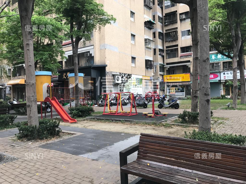 一中商圈＊邊間大面寬店面房屋室內格局與周邊環境