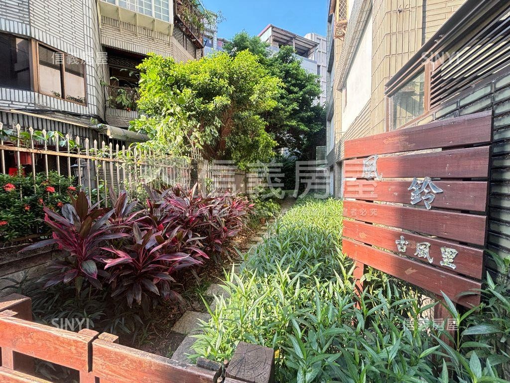 誠意出售捷運金華冠德三樓房屋室內格局與周邊環境