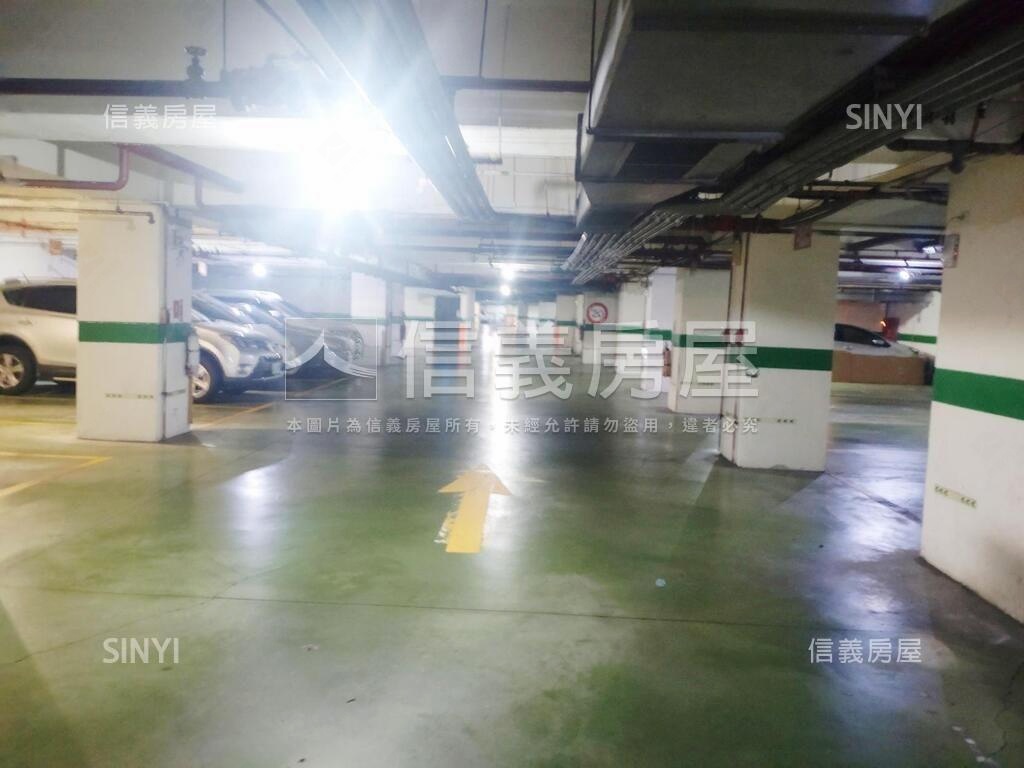 宏泰巨星獨立權狀坡道平面房屋室內格局與周邊環境