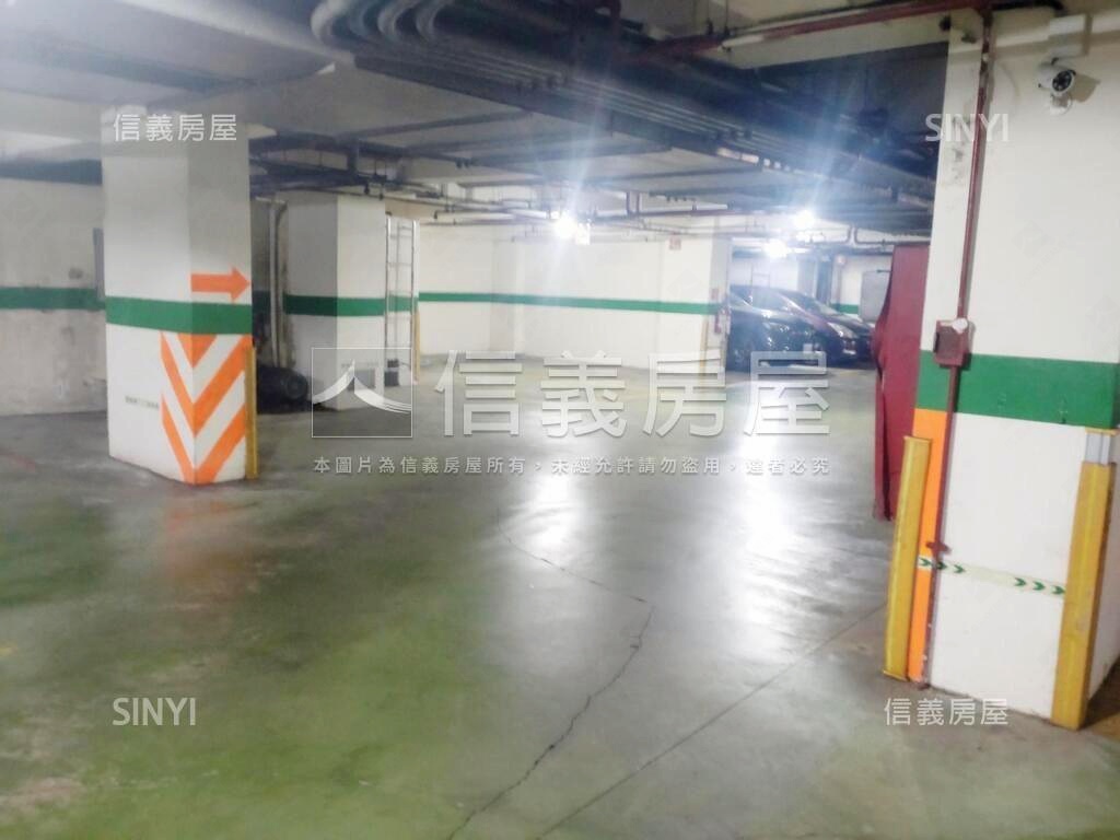 宏泰巨星獨立權狀坡道平面房屋室內格局與周邊環境