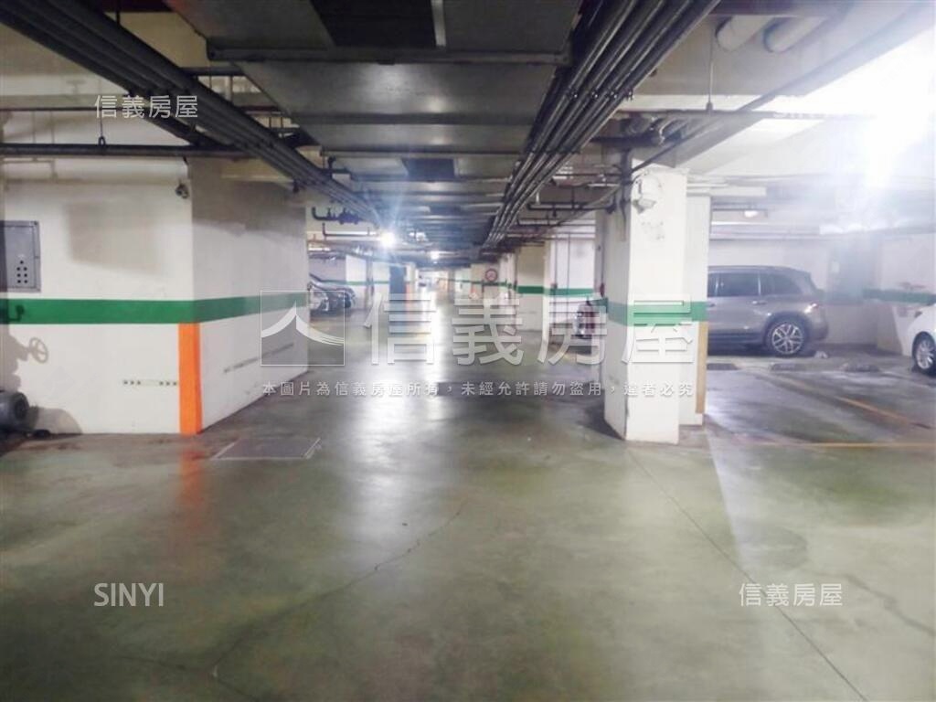 宏泰巨星獨立權狀坡道平面房屋室內格局與周邊環境