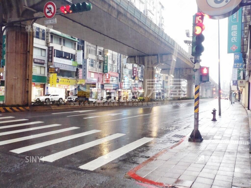 宏泰巨星獨立權狀坡道平面房屋室內格局與周邊環境