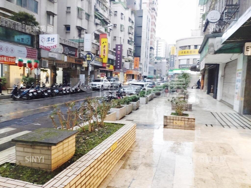 宏泰巨星獨立權狀坡道平面房屋室內格局與周邊環境