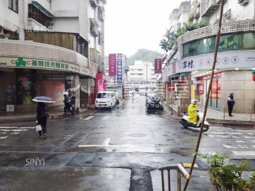 宏泰巨星獨立權狀坡道平面房屋室內格局與周邊環境