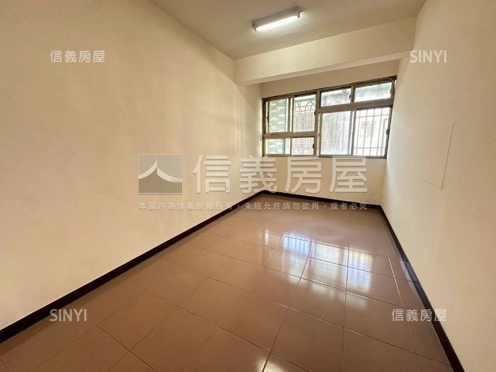 低總價首購四樓房屋室內格局與周邊環境
