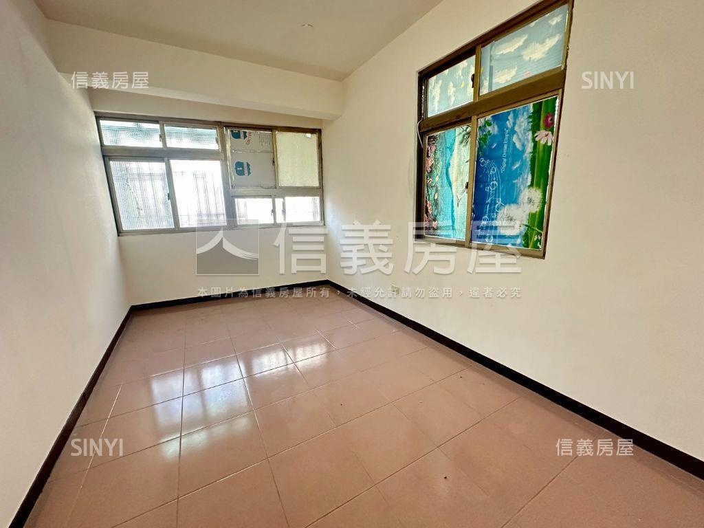 低總價首購四樓房屋室內格局與周邊環境