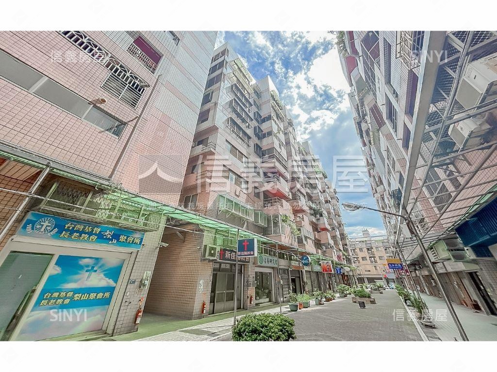 文心百利３房車位房屋室內格局與周邊環境