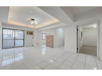 一點利３房車位８３０萬