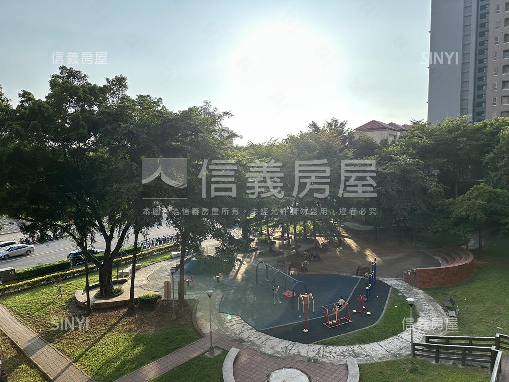 新杜拜大兩房電梯旁平車位房屋室內格局與周邊環境