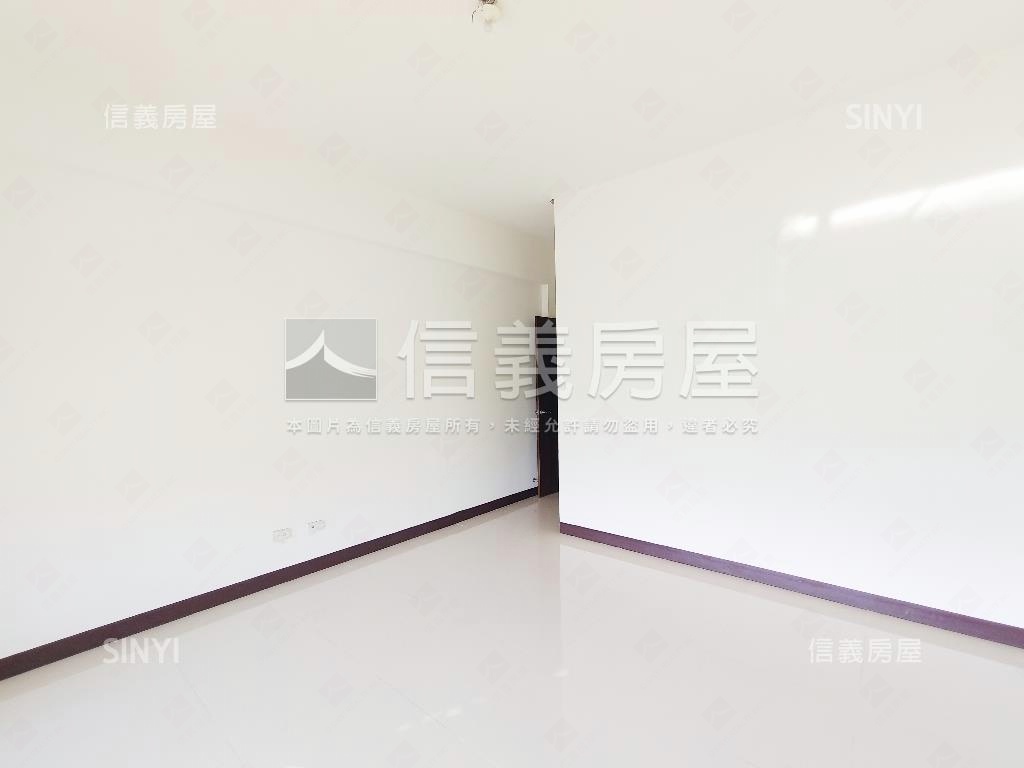 ７７期重劃區精美透店房屋室內格局與周邊環境