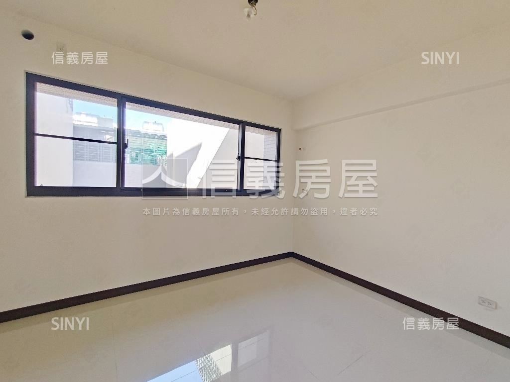 ７７期重劃區精美透店房屋室內格局與周邊環境