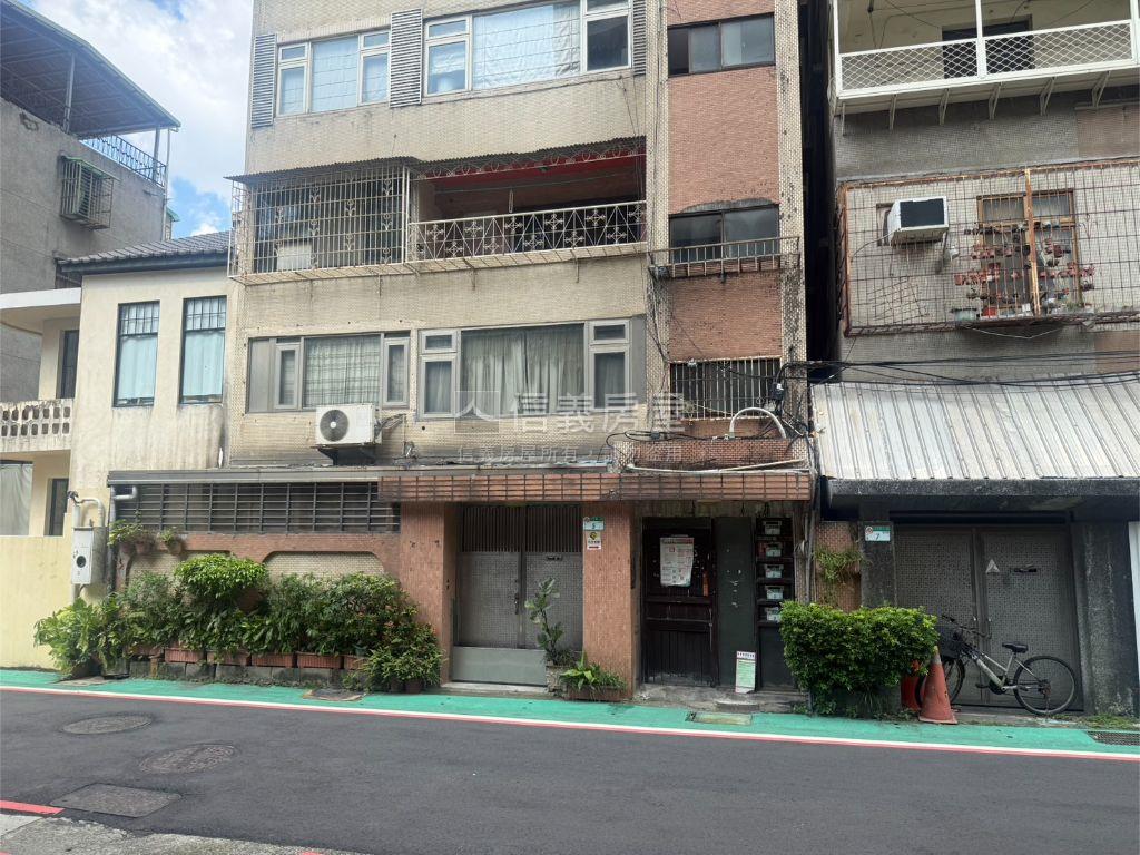 忠孝新生捷運庭院一樓房屋室內格局與周邊環境