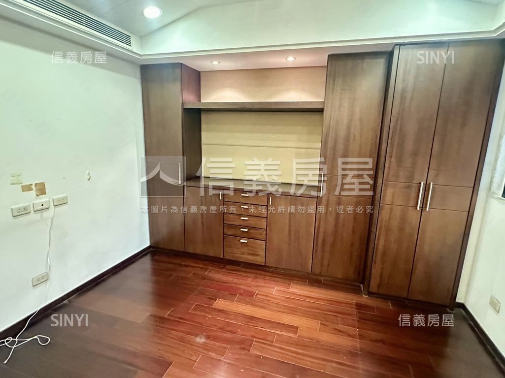 天品美屋美校樓中樓大戶房屋室內格局與周邊環境