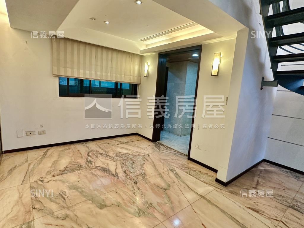 天品美屋美校樓中樓大戶房屋室內格局與周邊環境