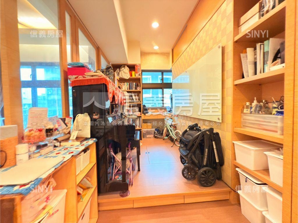 敦化學區電梯３房附車位房屋室內格局與周邊環境