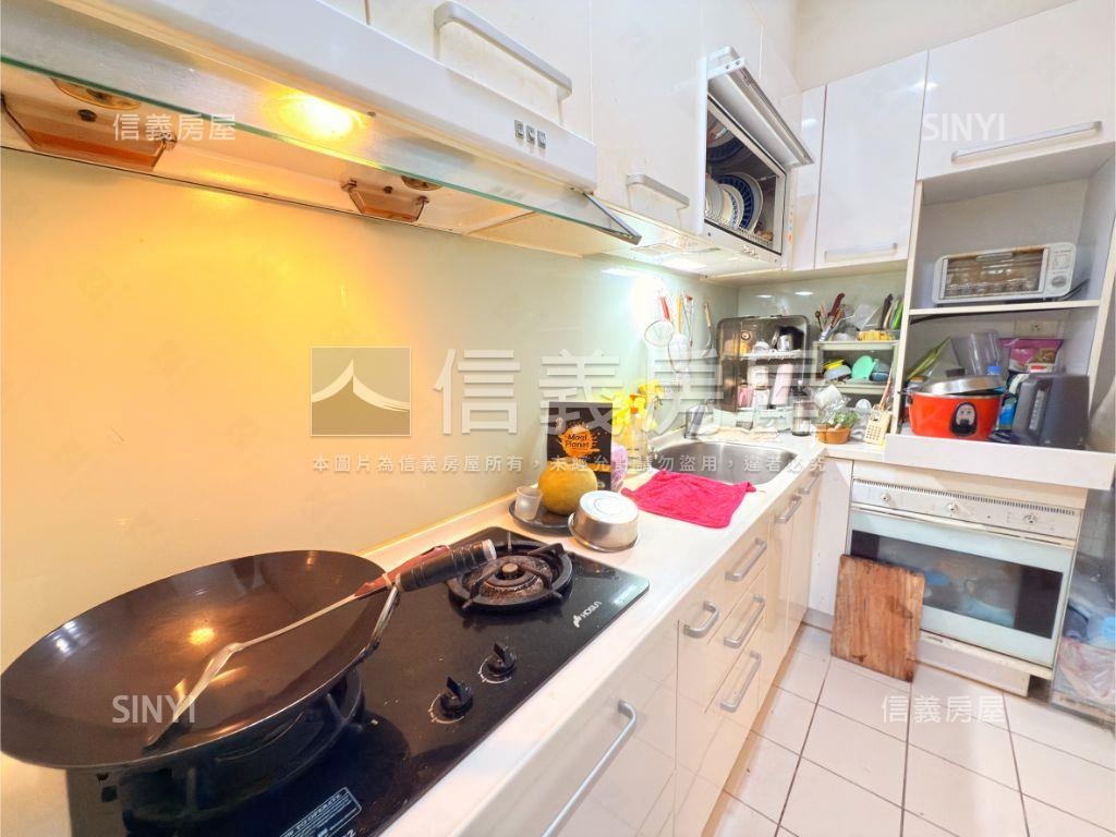 敦化學區電梯３房附車位房屋室內格局與周邊環境