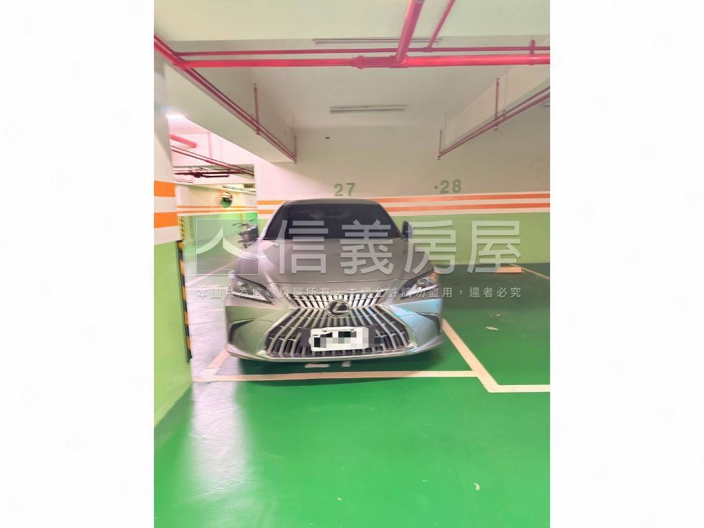 敦化學區電梯３房附車位房屋室內格局與周邊環境