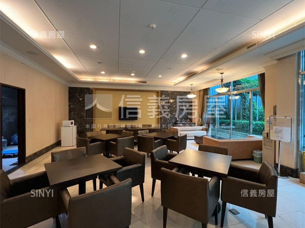 敦化學區電梯３房附車位房屋室內格局與周邊環境