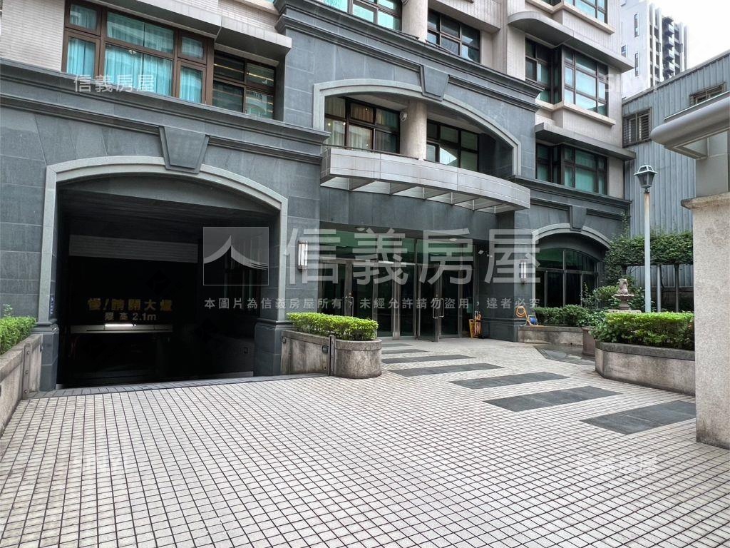 敦化學區電梯３房附車位房屋室內格局與周邊環境