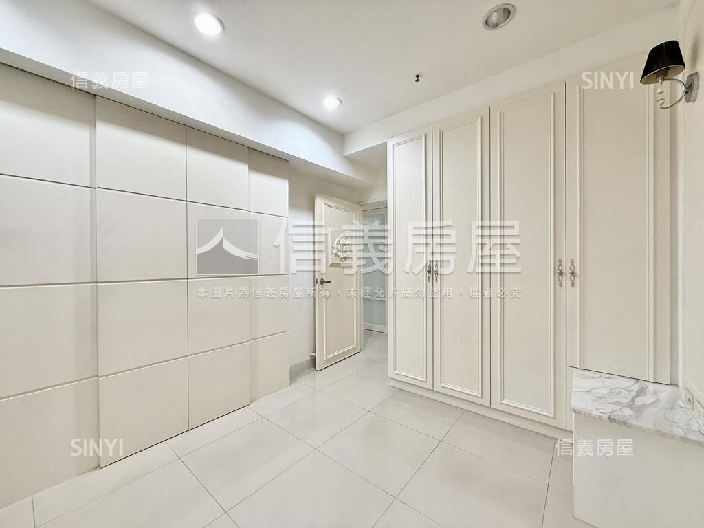 ３１期首席精美兩房平車房屋室內格局與周邊環境