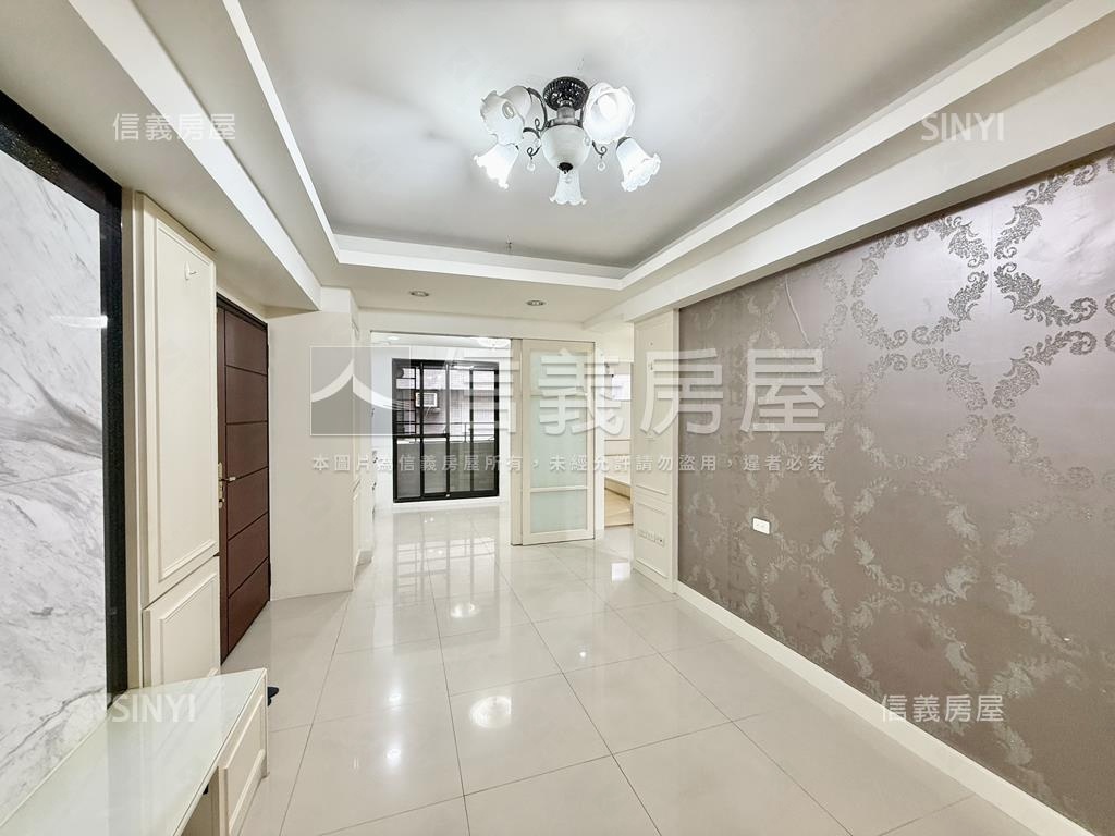 ３１期首席精美兩房平車房屋室內格局與周邊環境