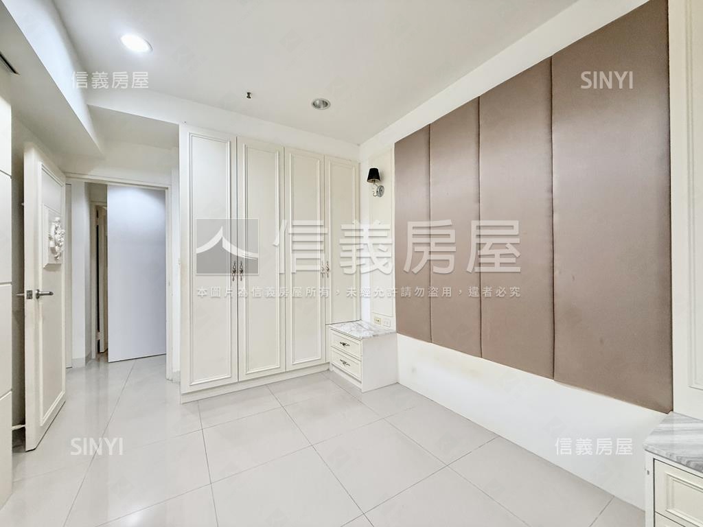 ３１期首席精美兩房平車房屋室內格局與周邊環境