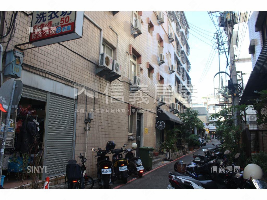 逢甲整棟邊間店套房屋室內格局與周邊環境