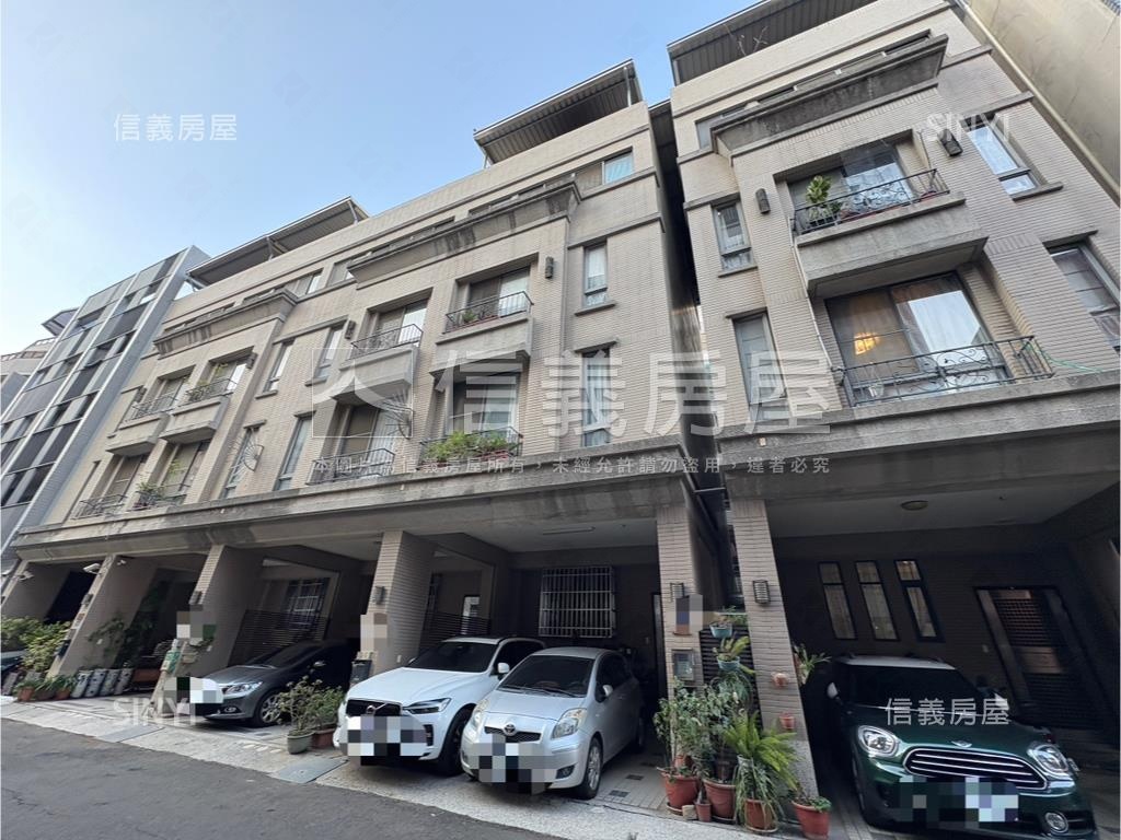 漢口國中雙車震後臨路透天房屋室內格局與周邊環境