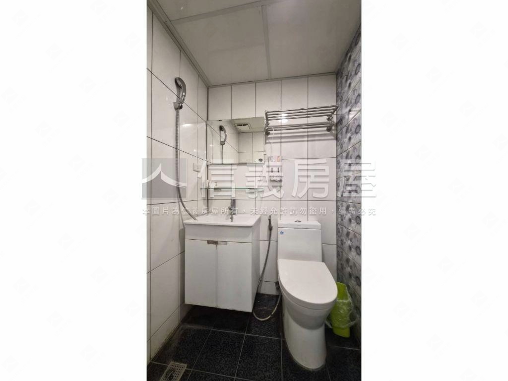 逢甲１０房整棟透套房屋室內格局與周邊環境